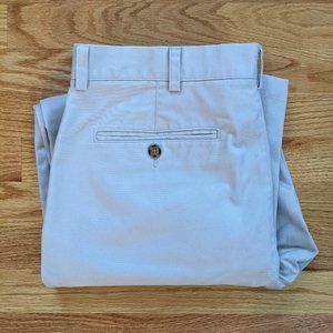 LIKE NEW Men's LL Bean Chino Classic Fit Khaki Size 34/32